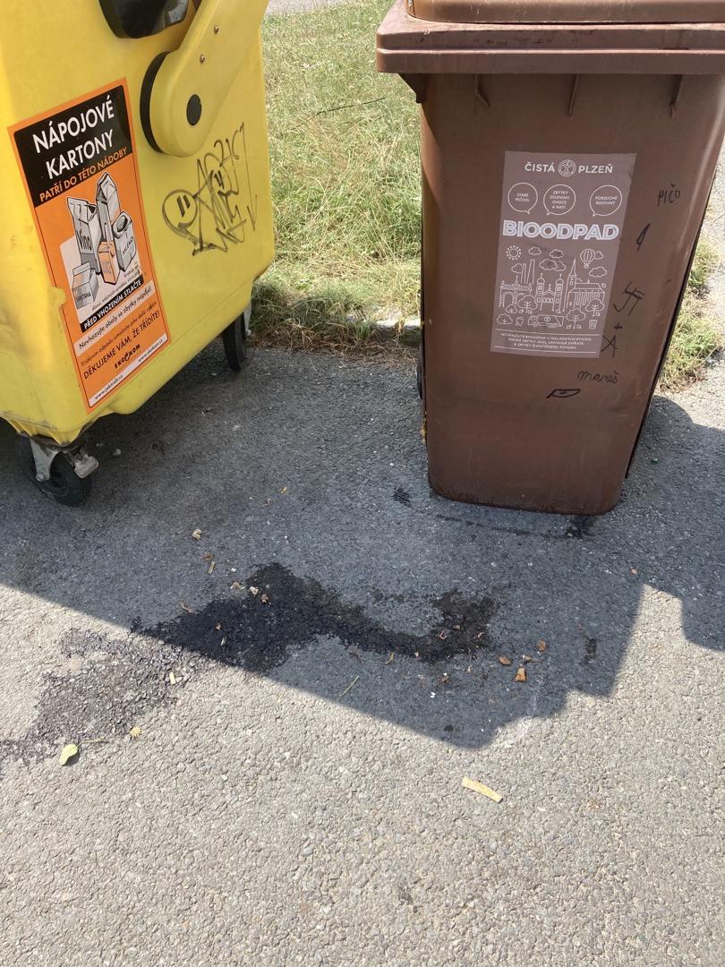 Výměna rozbité popelnice