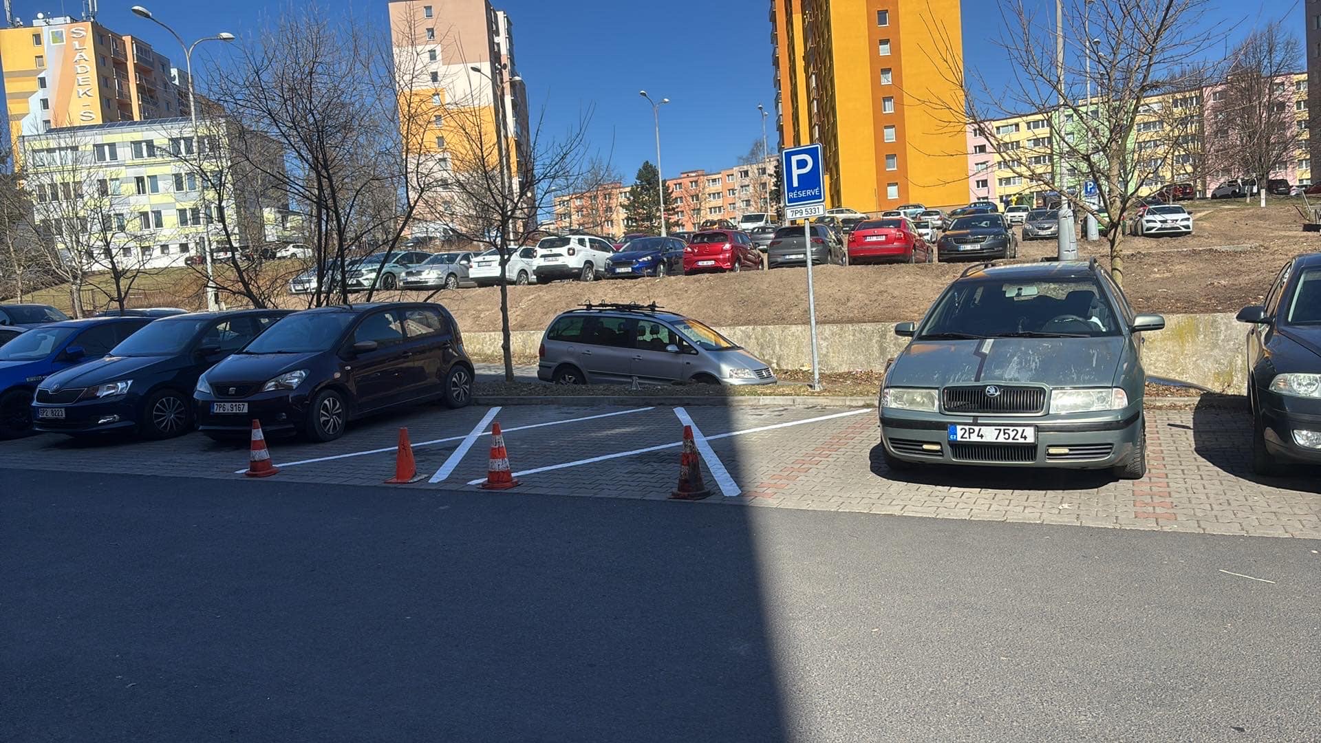 Prodej parkovacích míst?
