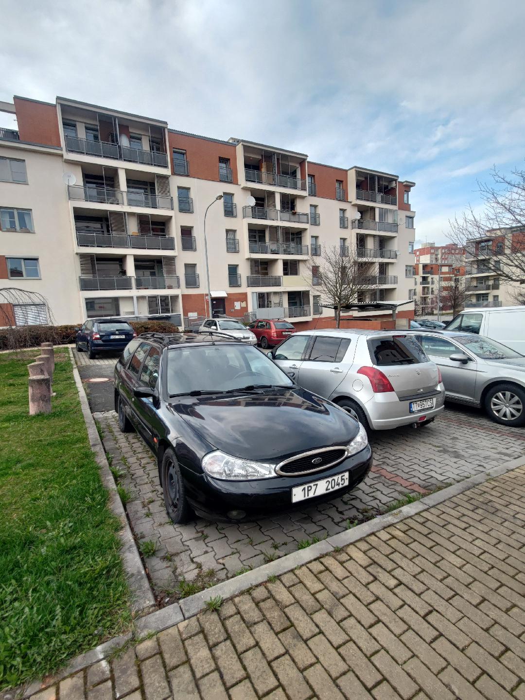 Autovrak- vozidlo již necelé 2 roky odstaveno na
